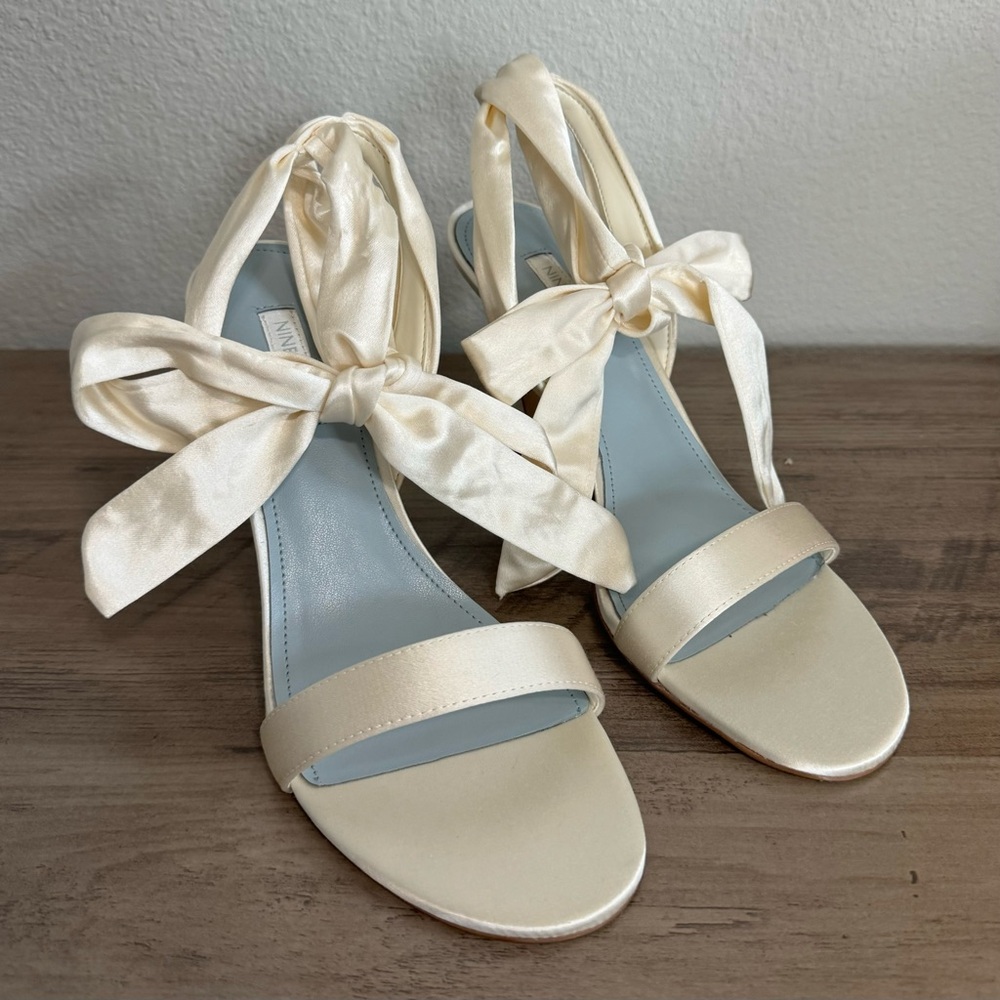 Ivory ribbon heeled sandals, LIKE NEW